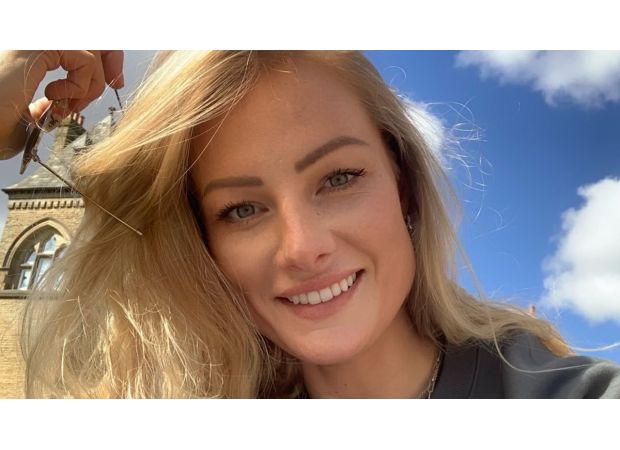 Jade Damarell died in a skydiving accident after her relationship ended.