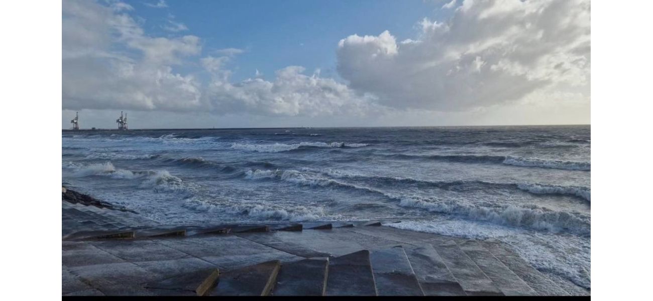 Rescue operation saves kids in trouble while swimming at Welsh beach.