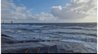 Rescue operation saves kids in trouble while swimming at Welsh beach.