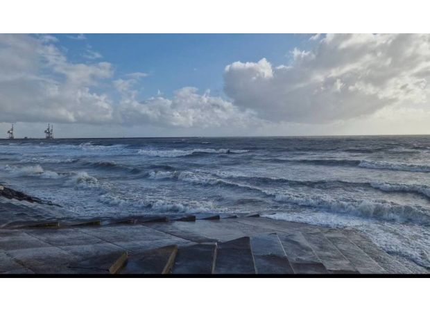 Rescue operation saves kids in trouble while swimming at Welsh beach.