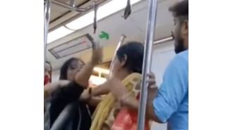 Funny clip: Commuters fight and cause chaos on train over a small argument.