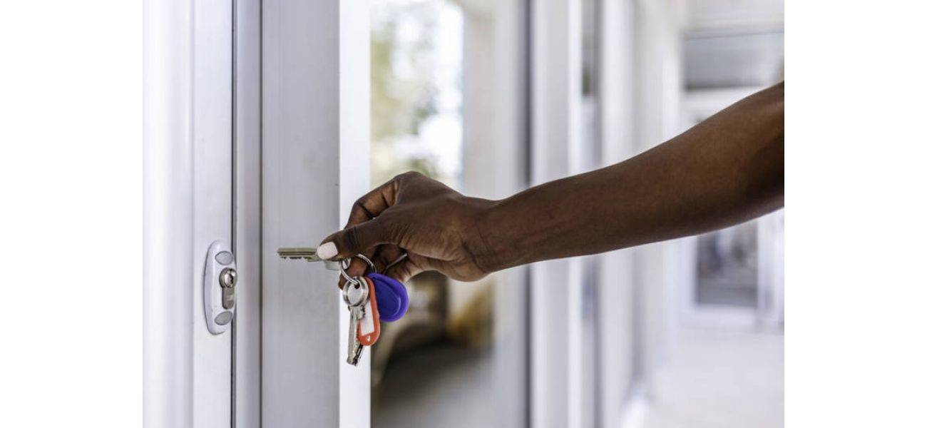 Georgia veteran receives free house in 'Built to Honor' program for veterans.