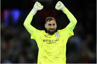 Hargreaves says Chelsea and Man United missed out on a major Premier League transfer.