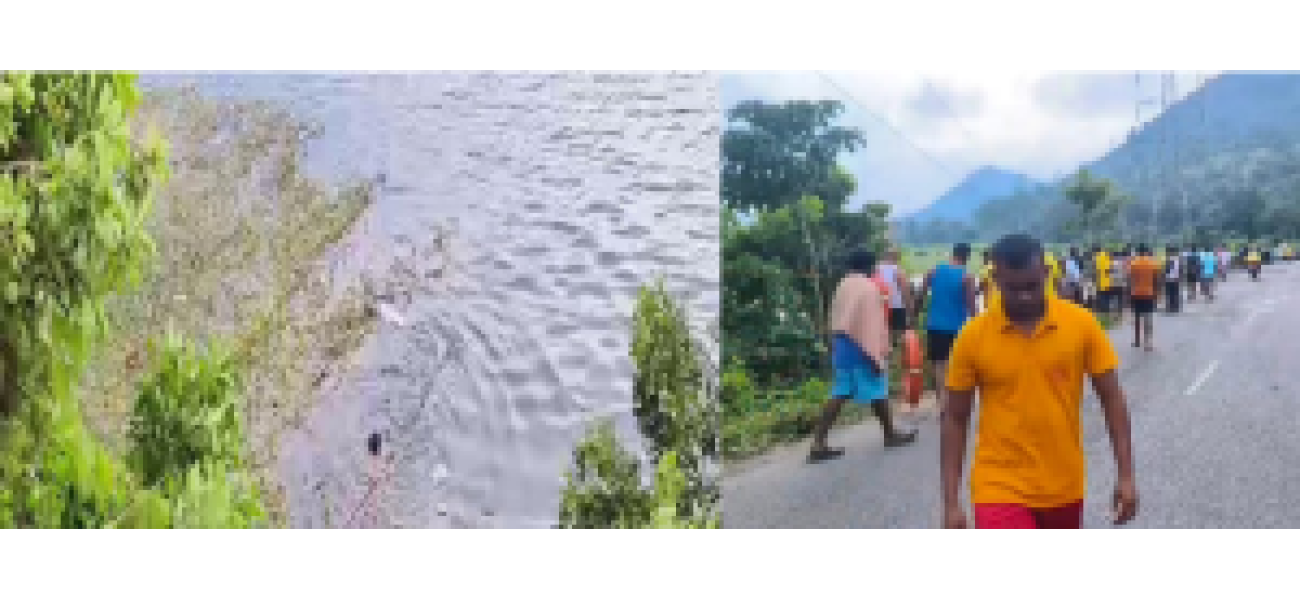 A truck has sunk in a 50-ft-deep dam called Harabhangi and efforts are being made to rescue it.