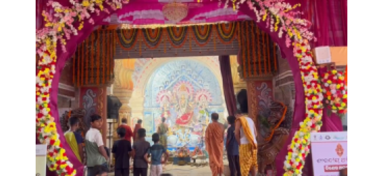 Cuttack begins its Goddess Durga worship with Saptami rituals.