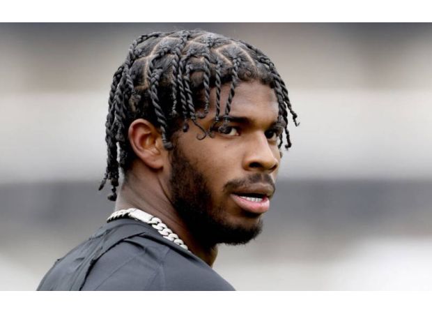 In a recent interview, Shedeur Sanders remains completely silent.