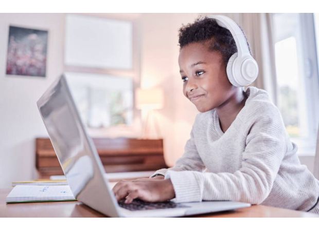 Study finds that social media negatively impacts boys' understanding of masculinity and promotes harmful ideas.