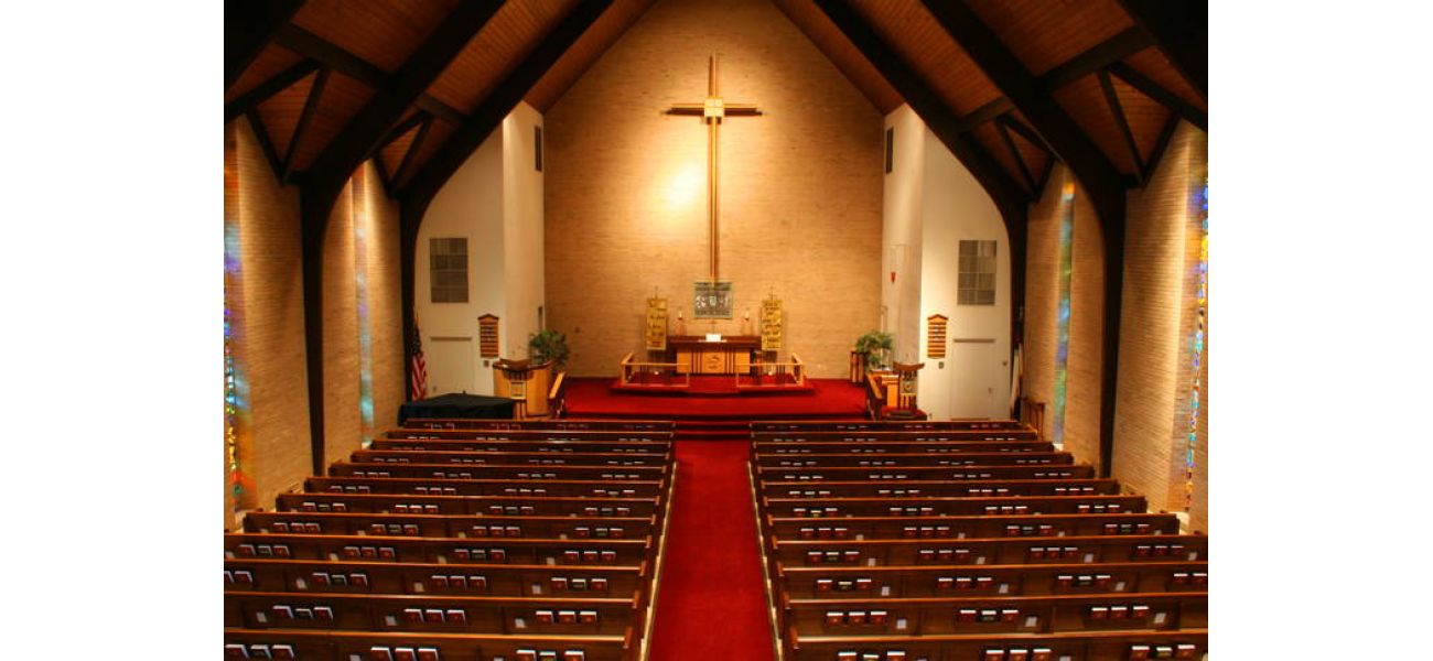 Pastor Winans and church member address viral backlash over donation, clarifying that he did not rebuke them.