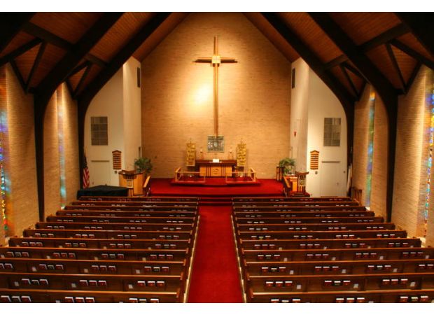 Pastor Winans and church member address viral backlash over donation, clarifying that he did not rebuke them.