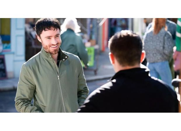 Coronation Street brings on EastEnders villain for special episode.