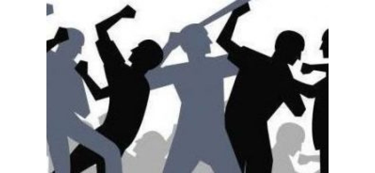 In Odisha, people were hurt and stores were damaged during a clash between villagers over a disagreement about boundaries.