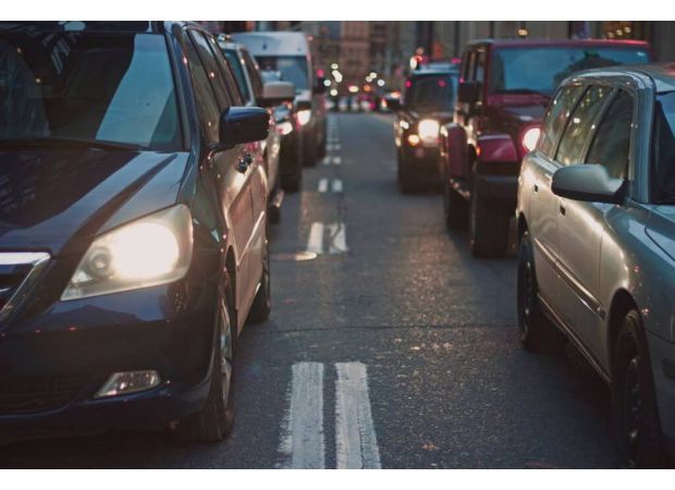 More and more Americans are opting for long commutes to work.