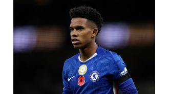 Enzo Maresca defends Chelsea's performance against Wolves, countering Estevao's criticism.