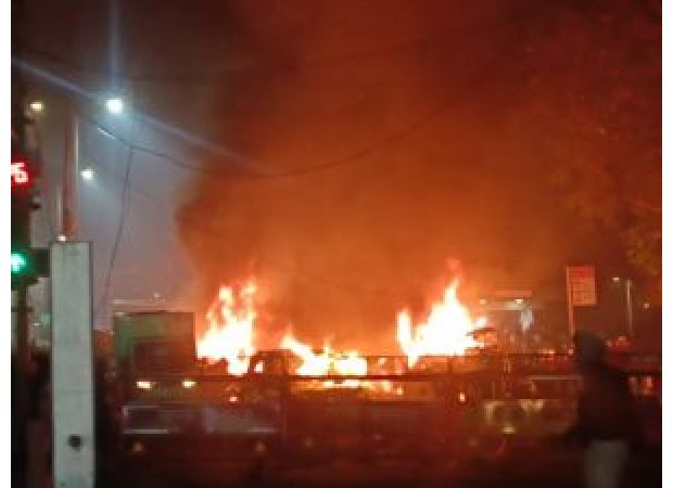 Explosion near Red Fort kills one, several injuries expected.