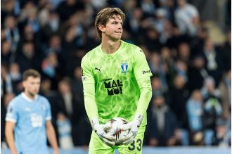 Man Utd considering signing another unknown goalkeeper following Senne Lammens' recent addition.