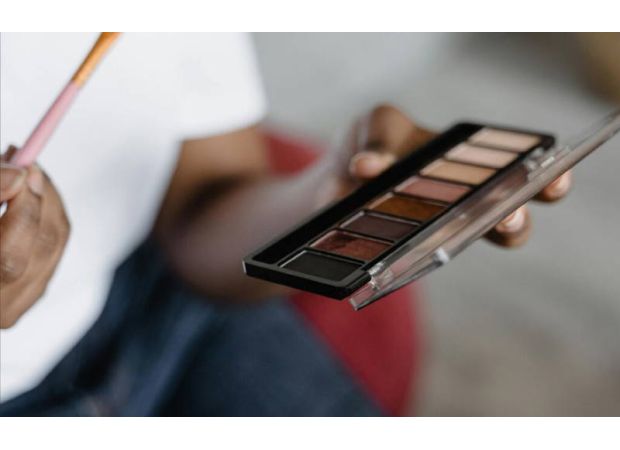 Diarrha N'Diaye's journey from Ami Colé to SKIMS Beauty exposes the challenges faced by Black founders in the world of venture capital.