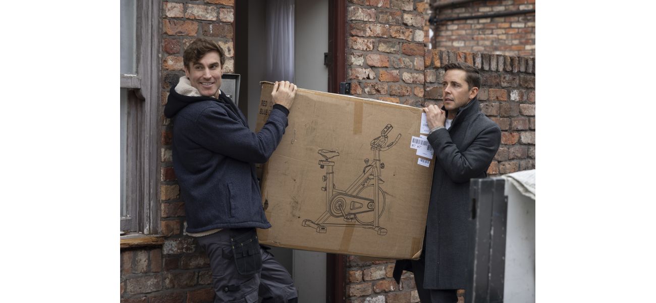 Local resident discovers physical assault on Todd by Theo in Coronation Street.