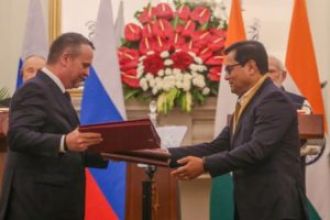 India and Russia have signed agreements on labor mobility and electronic tourist visas.