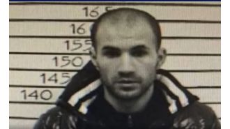 Escape artist escapes prison again using saw and bedsheets.