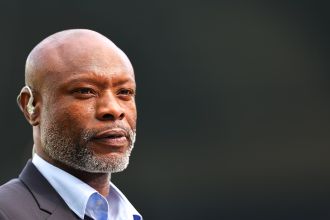 Gallas predicts Premier League champion and top-four rankings.