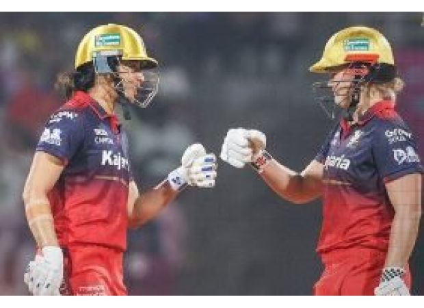 RCB led by Mandhana and Voll secure fourth straight victory in WPL.