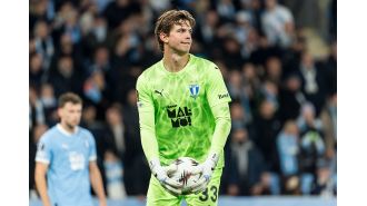 Man Utd considering signing another unknown goalkeeper following Senne Lammens' recent addition.