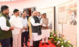 VP Radhakrishnan honors Netaji, visits museum.