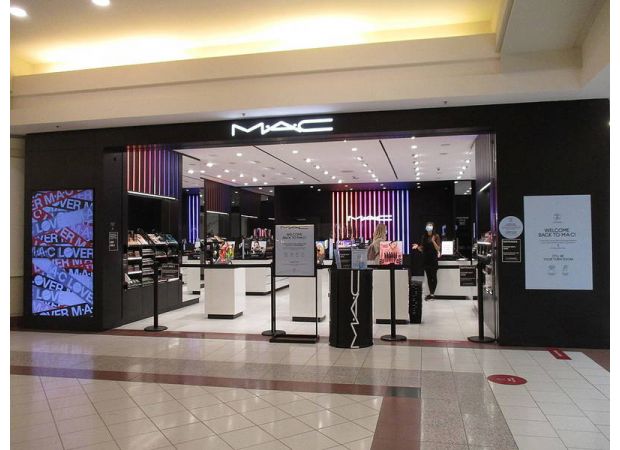 Aïda Moudachirou-Rébois leaves senior VP position at MAC Cosmetics due to declining sales.