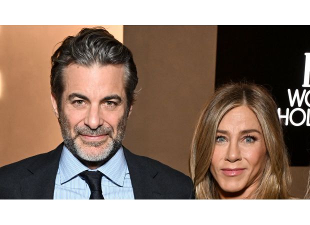Jennifer Aniston shares romantic Valentine's Day photo with beau Jim Curtis.