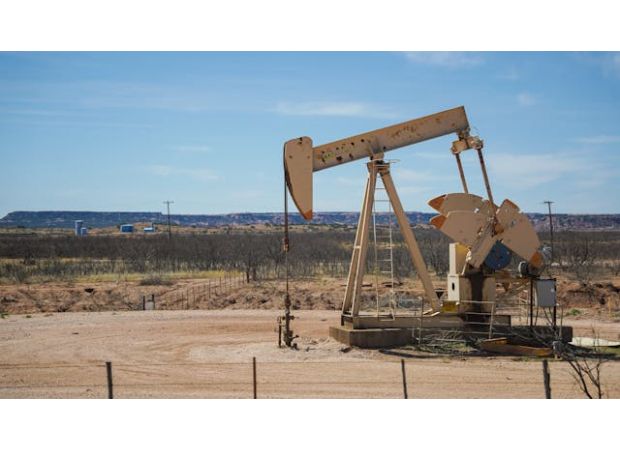 IEA urges less commuting and remote work amidst worsening global oil crisis.