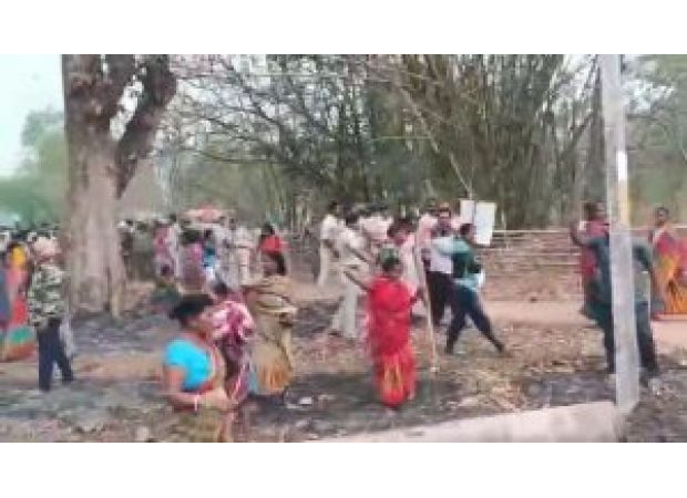 4 people arrested after violence breaks out during Gram Sabha meeting about building a large steel plant.