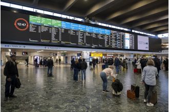 A major London train station will shut down during Easter, causing major inconvenience to travelers.
