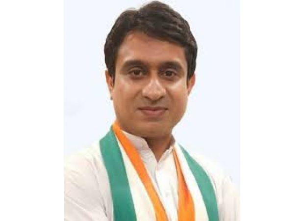 The leader of Youth Congress accuses the government's foreign policy for the current LPG shortage.