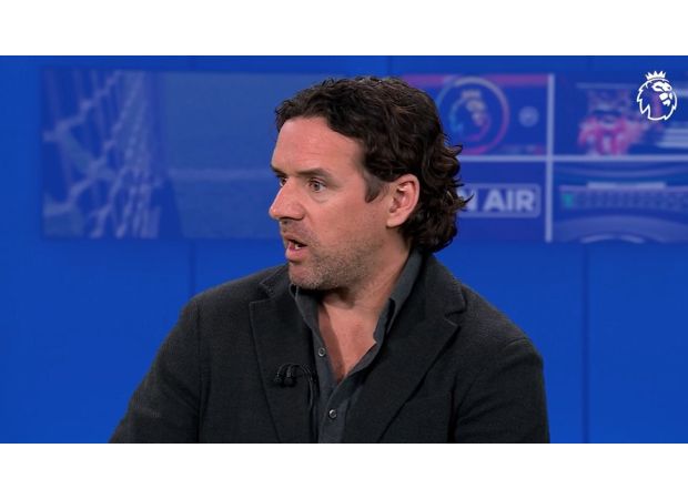 Hargreaves says only two Arsenal players performed well in loss to Bournemouth.