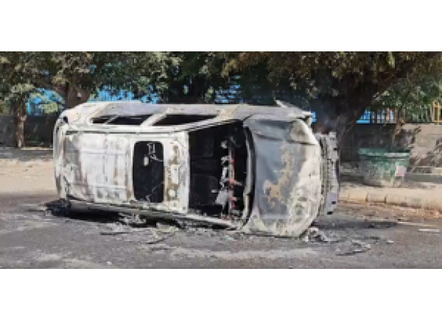 Police commissioner of Noida investigating syndicate involvement in workers' protest; 300 arrested and 7 FIRs filed.