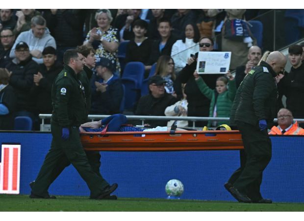 David Moyes expresses concern over Jarrad Branthwaite's injury following the Merseyside derby.