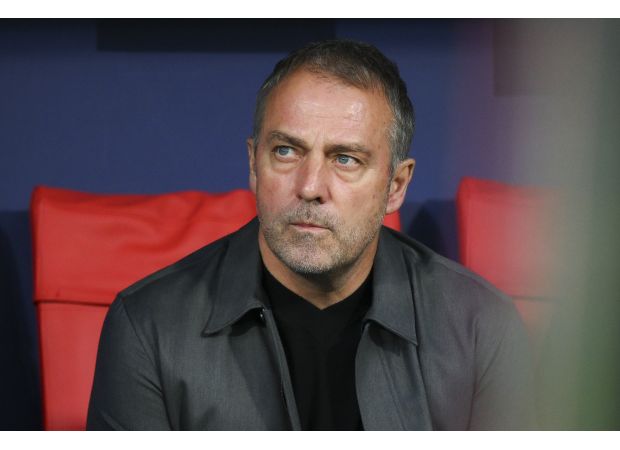 Barcelona consider £60m Chelsea player as a replacement for Julian Alvarez in potential transfer deal.