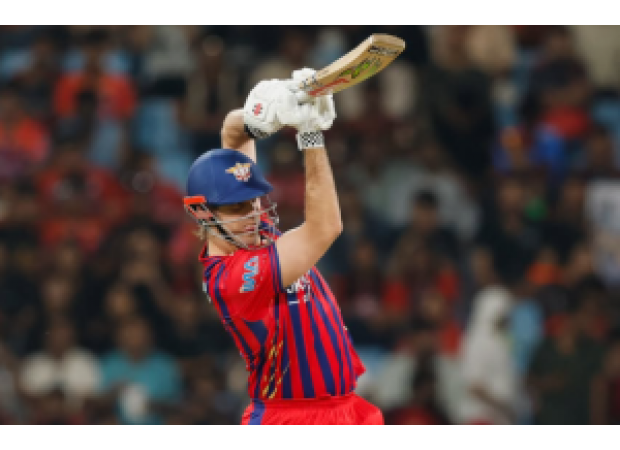In a rain-interrupted match, Marsh's century leads LSG to a score of 209/3 against RCB in IPL 2026.