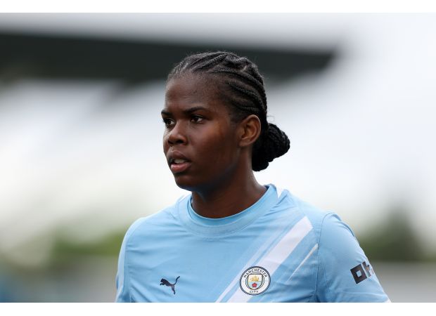 Bunny Shaw explains leaving Man City and possible move to Chelsea.