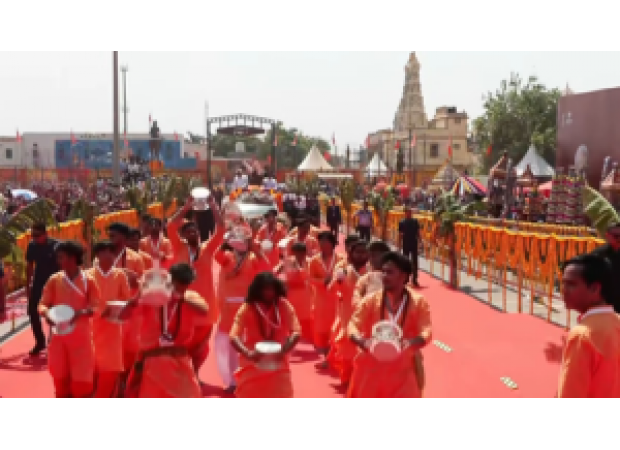PM Modi received a warm welcome upon his arrival in Somnath for Amrut Mahotsav.