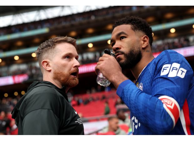 Gerrard blames McFarlane for Chelsea's loss in FA Cup final.