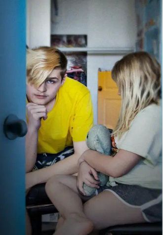 Two siblings isolated for 54 days in a room together.