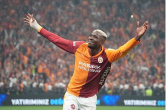 Footballer Victor Osimhen responds to rumors about his possible transfer following his manager's controversial statements.