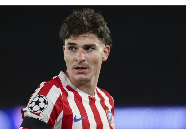 Alvarez decides to join Arsenal, as it is the only viable choice for a transfer.