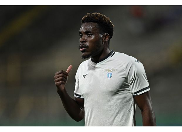 Man Utd interested in signing ex-Sheffield Weds player for midfield options.