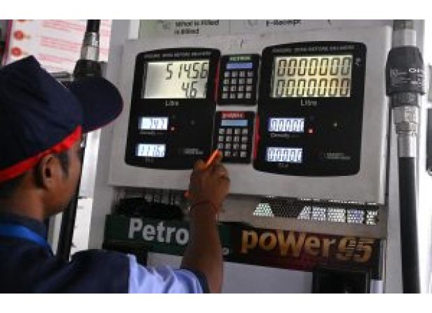 Government stops large industrial petrol and diesel purchases made at gas stations.