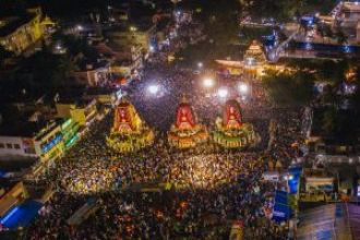 The chariot of Lord Jagannath has restarted its journey in Puri.