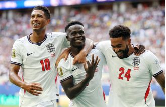 Saka shares Bellingham's words before decisive penalty against France in World Cup triumph.