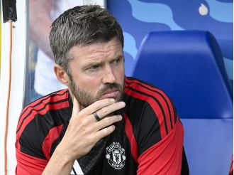 Manchester United shocks fans by making a surprise offer for a popular World Cup player.