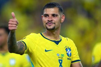 Newcastle United inquires about Arsenal's potential transfer of Bruno Guimaraes.